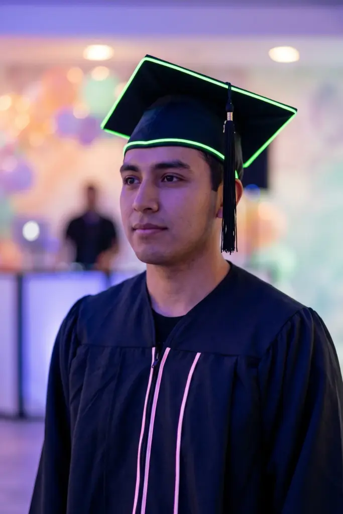 glow-in-the-dark-graduation-cap-gown-accents-graduation-party-viral-trends-2026-design-ideas